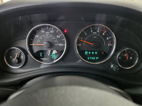 Used 2018 Jeep Wrangler Unlimited Sport w/ Connectivity Group image 15