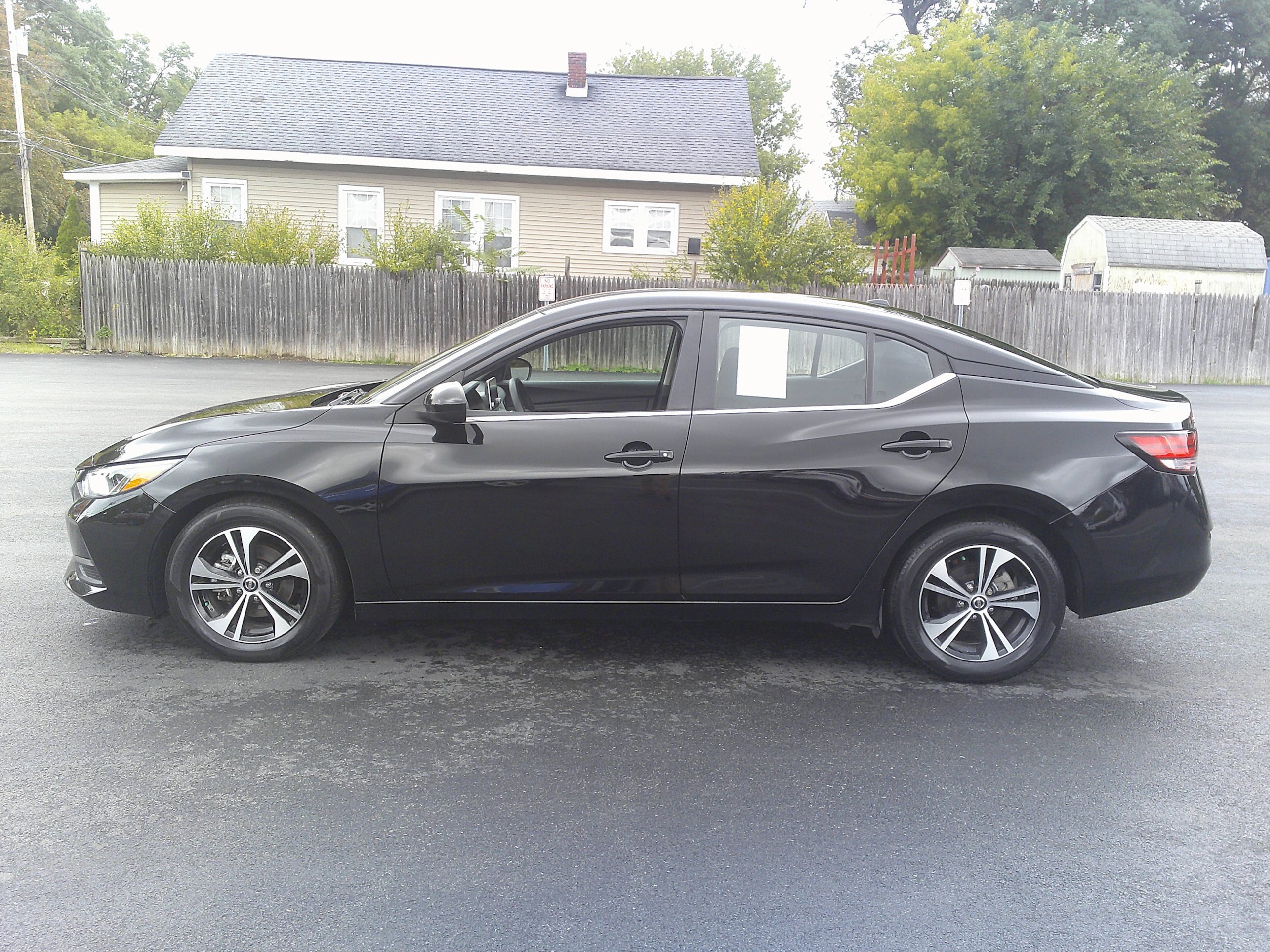 Used 2023 Nissan Sentra SV FWD image 2