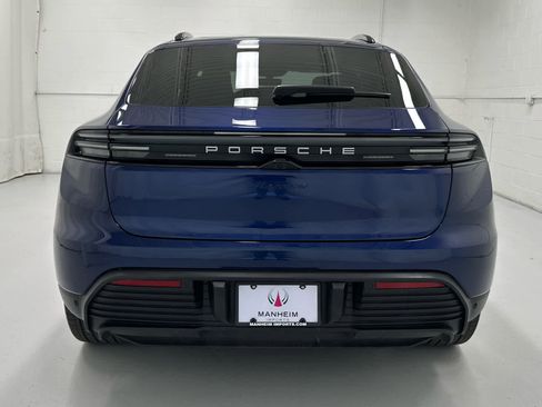 Used 2025 Porsche Macan 4 Electric AWD/4WD image 7