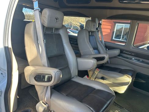 Used 2016 Chevrolet Express 2500 image 16