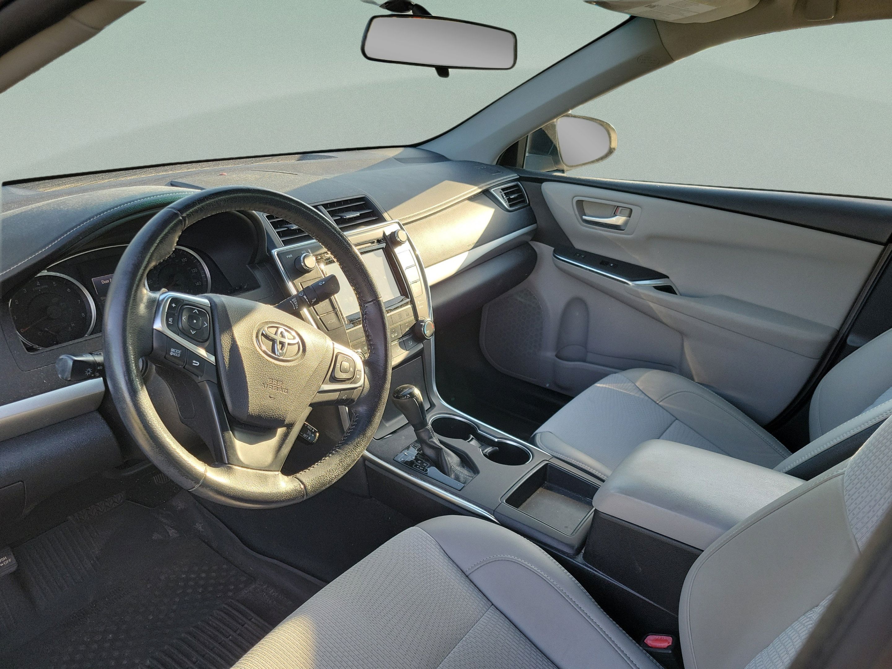 Used 2016 Toyota Camry SE FWD image 29