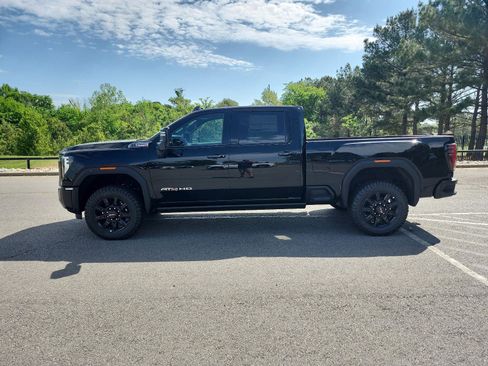 Used 2026 GMC Sierra 2500 AT4 w/ AT4 Premium Plus Package AWD/4WD image 2