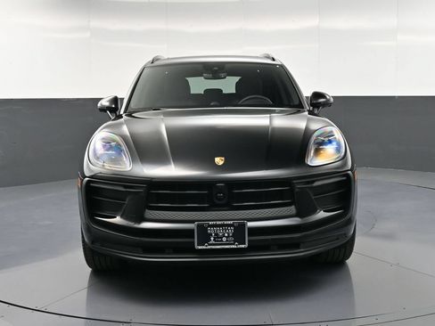 Certified 2026 Porsche Macan AWD/4WD image 11