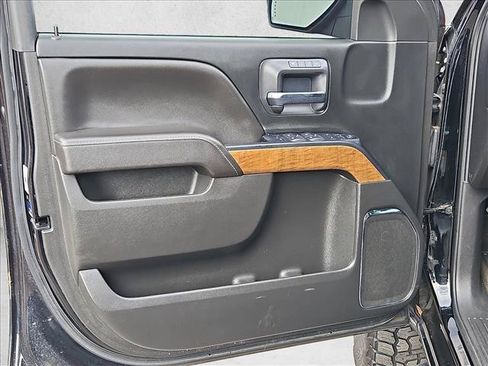 Used 2017 Chevrolet Silverado 1500 LTZ RWD image 10