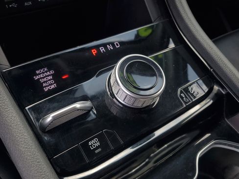 Used 2023 Jeep Grand Cherokee 4WD 4xe image 9