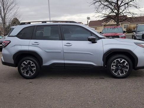 Used 2025 Subaru Forester Premium image 6