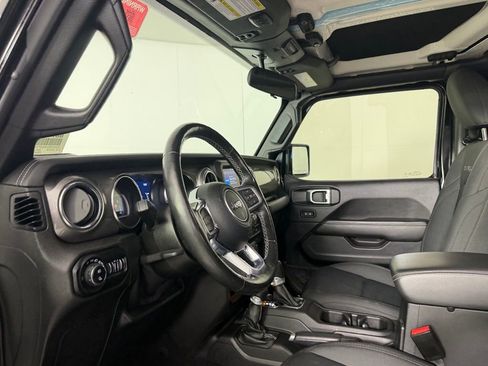 Used 2021 Jeep Gladiator Overland w/ Cold Weather Group image 20