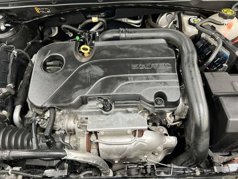 Used 2021 Chevrolet Malibu RS FWD image 24