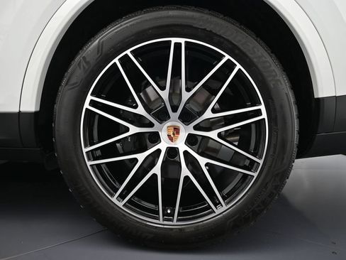 Used 2026 Porsche Cayenne Coupe AWD/4WD image 37
