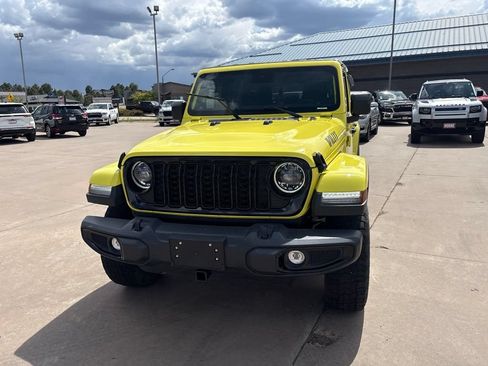Used 2024 Jeep Gladiator Sport AWD/4WD image 3