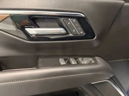 Used 2025 Chevrolet Tahoe High Country RWD image 14
