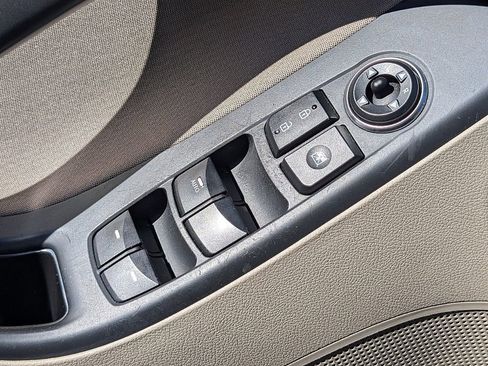 Used 2015 Hyundai Elantra SE w/ Option Group 02 image 28