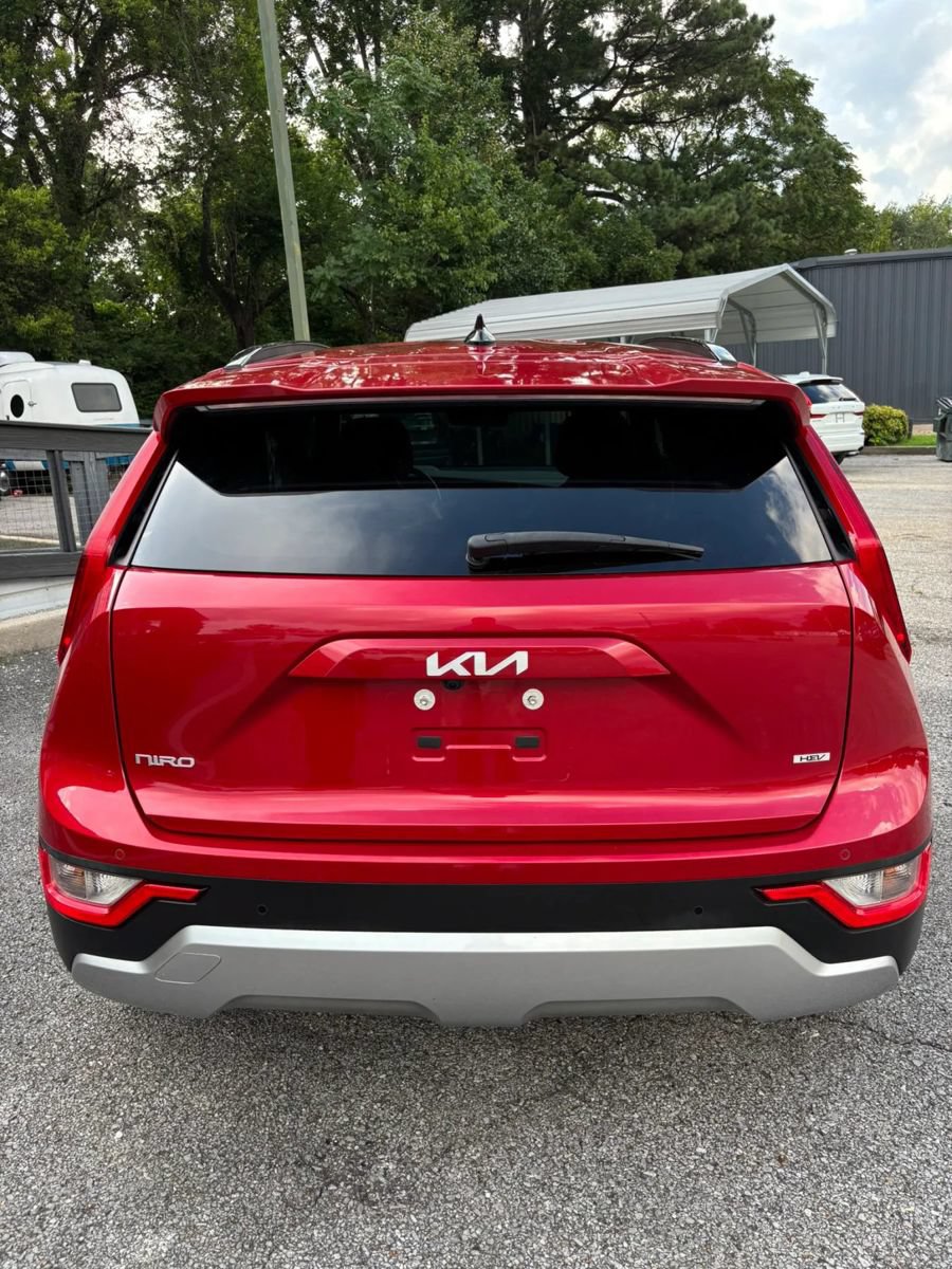 Used 2023 Kia Niro EX FWD image 7