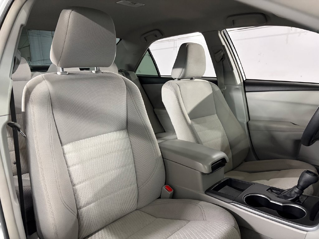 Used 2016 Toyota Camry LE FWD image 41