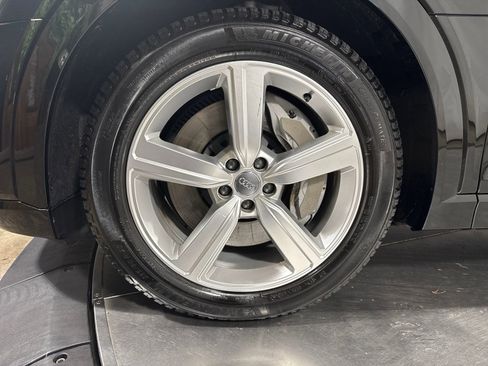 Used 2019 Audi e-tron Premium Plus image 2