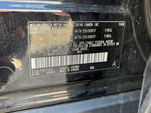 Used 2025 Toyota RAV4 XLE FWD image 28