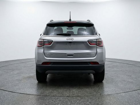 Used 2025 Jeep Compass Trailhawk image 7