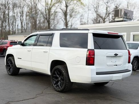 Used 2016 Chevrolet Suburban LT image 8