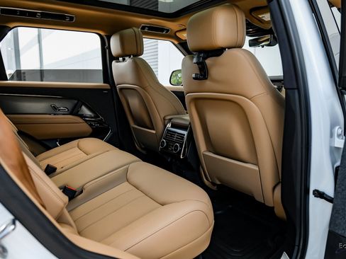 Used 2024 Land Rover Range Rover Sport SE image 67