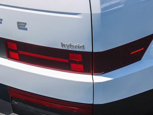 Used 2025 Hyundai Santa Fe SEL FWD image 10
