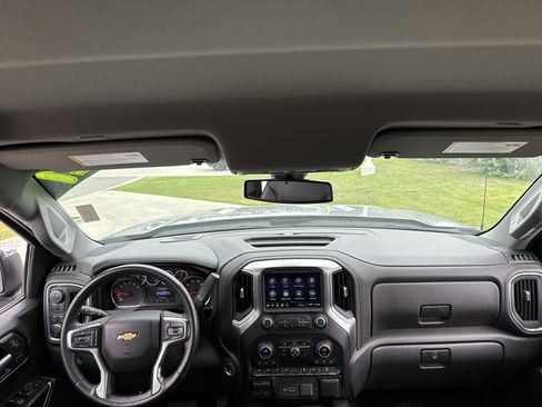 Used 2021 Chevrolet Silverado 1500 LTZ w/ Safety Package II AWD/4WD image 19