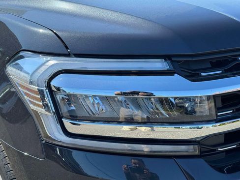 Used 2024 Ford Expedition Limited AWD/4WD image 8
