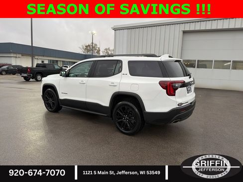 Used 2023 GMC Acadia SLE w/ Driver Convenience Package image 11