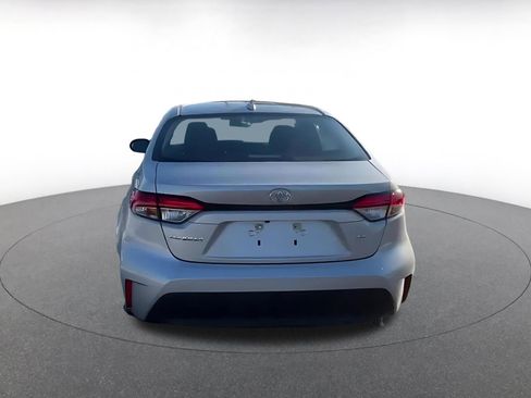 Used 2025 Toyota Corolla LE image 12