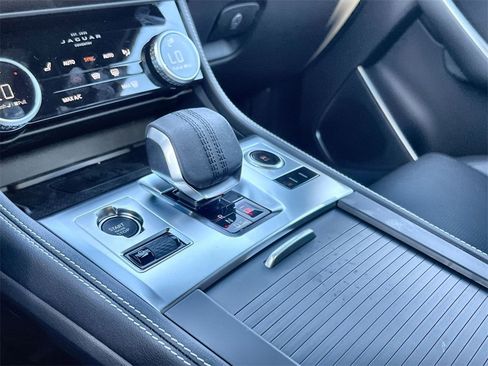 Used 2025 Jaguar F-PACE R-Dynamic S image 27