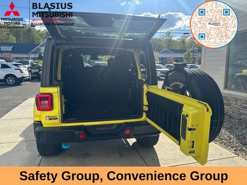 Used 2024 Jeep Wrangler Unlimited w/ Convenience Group AWD/4WD image 11