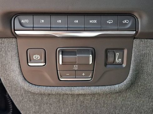 Used 2026 Cadillac Escalade Platinum Sport w/ LPO, Floor Liner Package AWD/4WD image 23