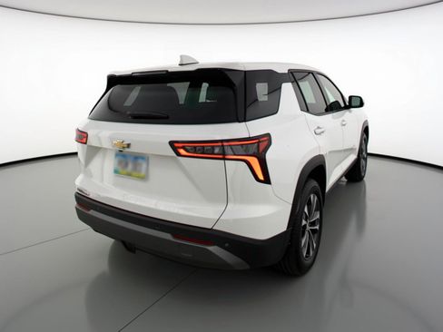 Used 2025 Chevrolet Equinox LT image 9