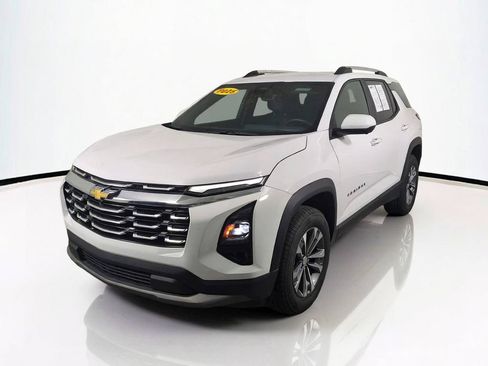 Used 2025 Chevrolet Equinox LT w/ Convenience Package II FWD image 9