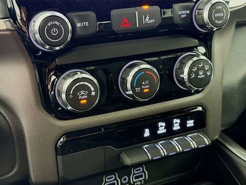 New 2026 RAM 1500 Express AWD/4WD image 15