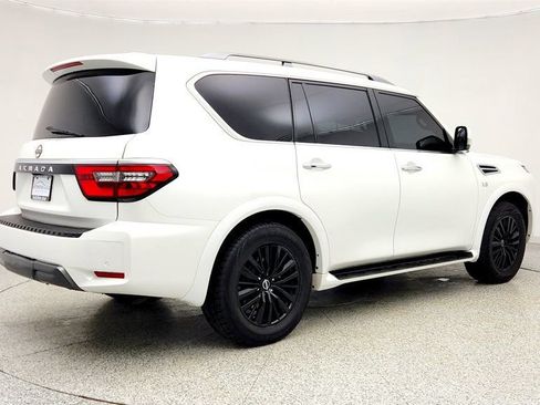 Used 2022 Nissan Armada SV w/ SV Appearance Package image 5