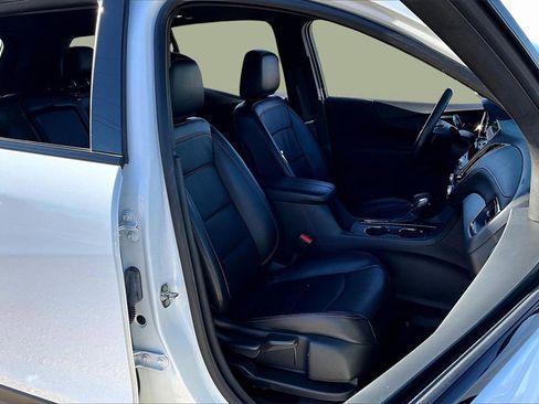 Used 2022 Chevrolet Equinox RS w/ RS Leather Package image 7