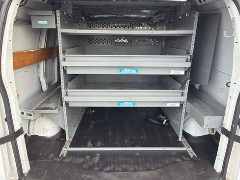 Used 2017 Chevrolet Express 2500 RWD image 7