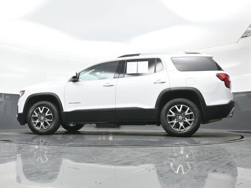 Used 2023 GMC Acadia SLE w/ Driver Convenience Package FWD image 30