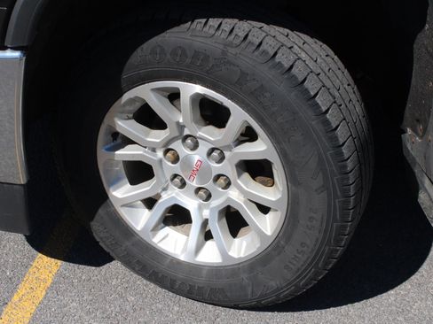 Used 2019 GMC Sierra 1500 SLE w/ SLE Value Package AWD/4WD image 17