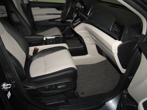 Certified 2025 Honda Odyssey Elite image 18