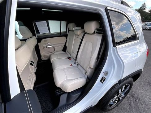 Used 2026 Mercedes-Benz GLB 250 4MATIC image 24