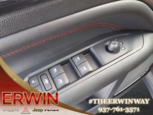 Certified 2022 Jeep Compass Trailhawk AWD/4WD image 16