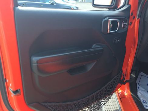 Used 2018 Jeep Wrangler Unlimited Sport S AWD/4WD image 11