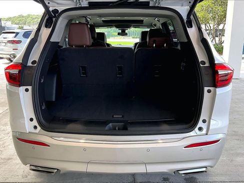 Used 2019 Buick Enclave Avenir w/ Avenir Technology Package AWD/4WD image 34