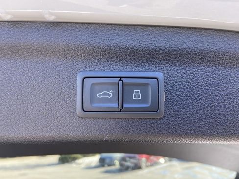 Certified 2023 Audi Q3 2.0T Premium Plus w/ Premium Plus Package image 31