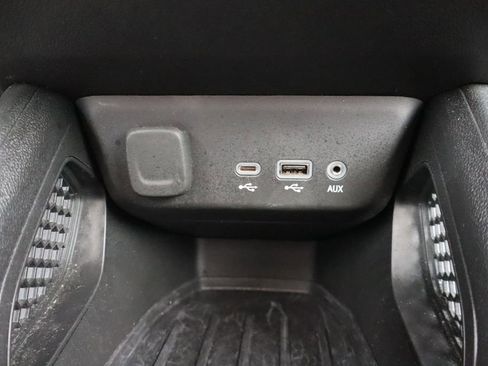 Used 2023 Chevrolet TrailBlazer RS w/ Sun and Liftgate Package image 14