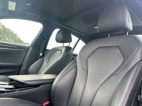 Used 2018 BMW 530e xDrive image 17