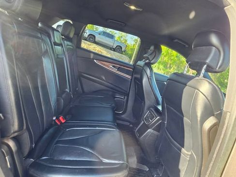 Used 2017 Lincoln MKX Select w/ Select Plus Package AWD/4WD image 14