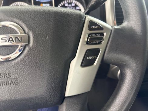 Used 2018 Nissan Titan SV AWD/4WD image 31