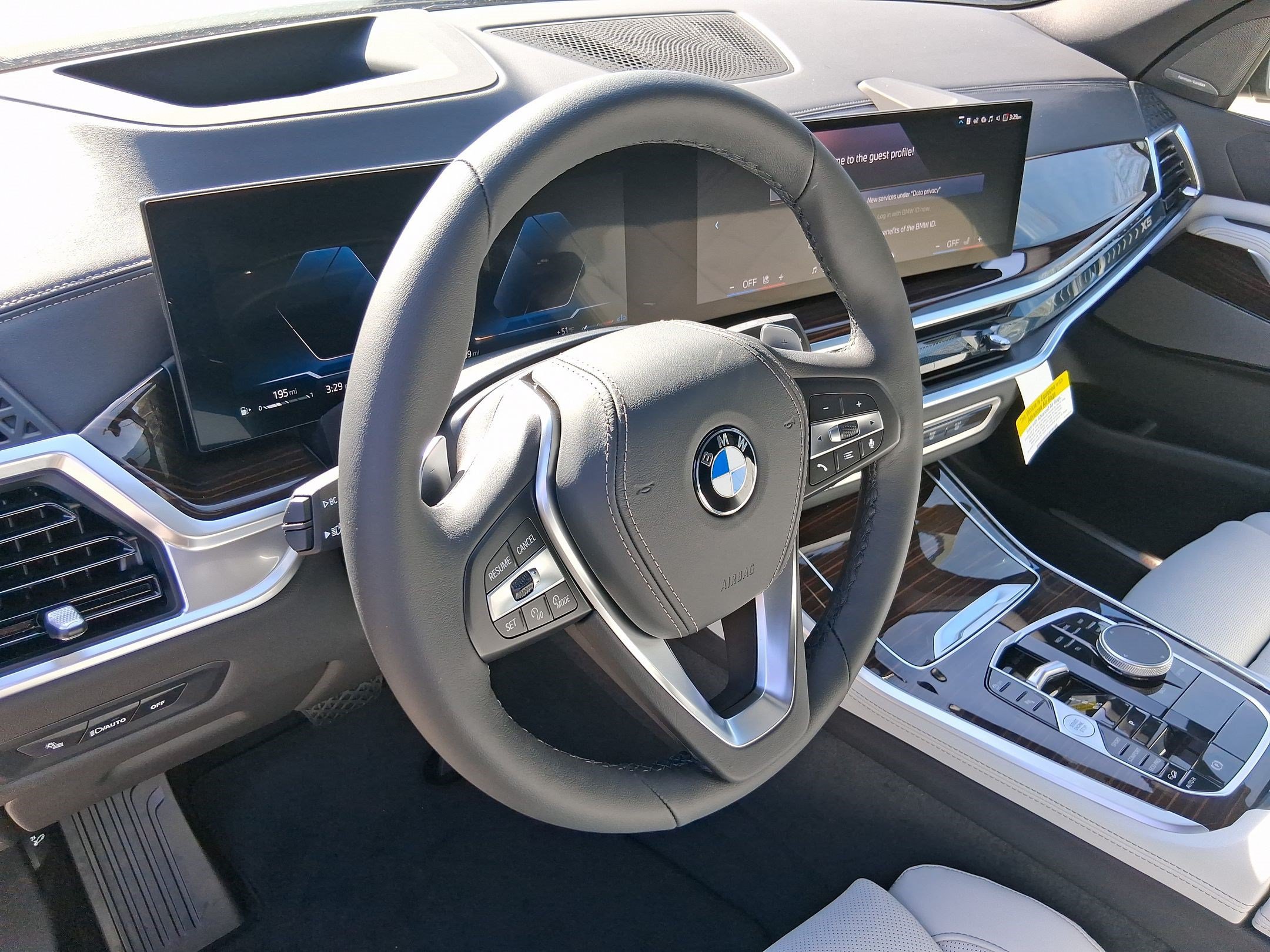 Used 2026 BMW X5 xDrive40i w/ Premium Package AWD/4WD image 4